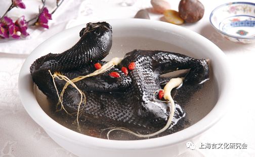 秋季养生热菜——太子参红枣乌鸡汤