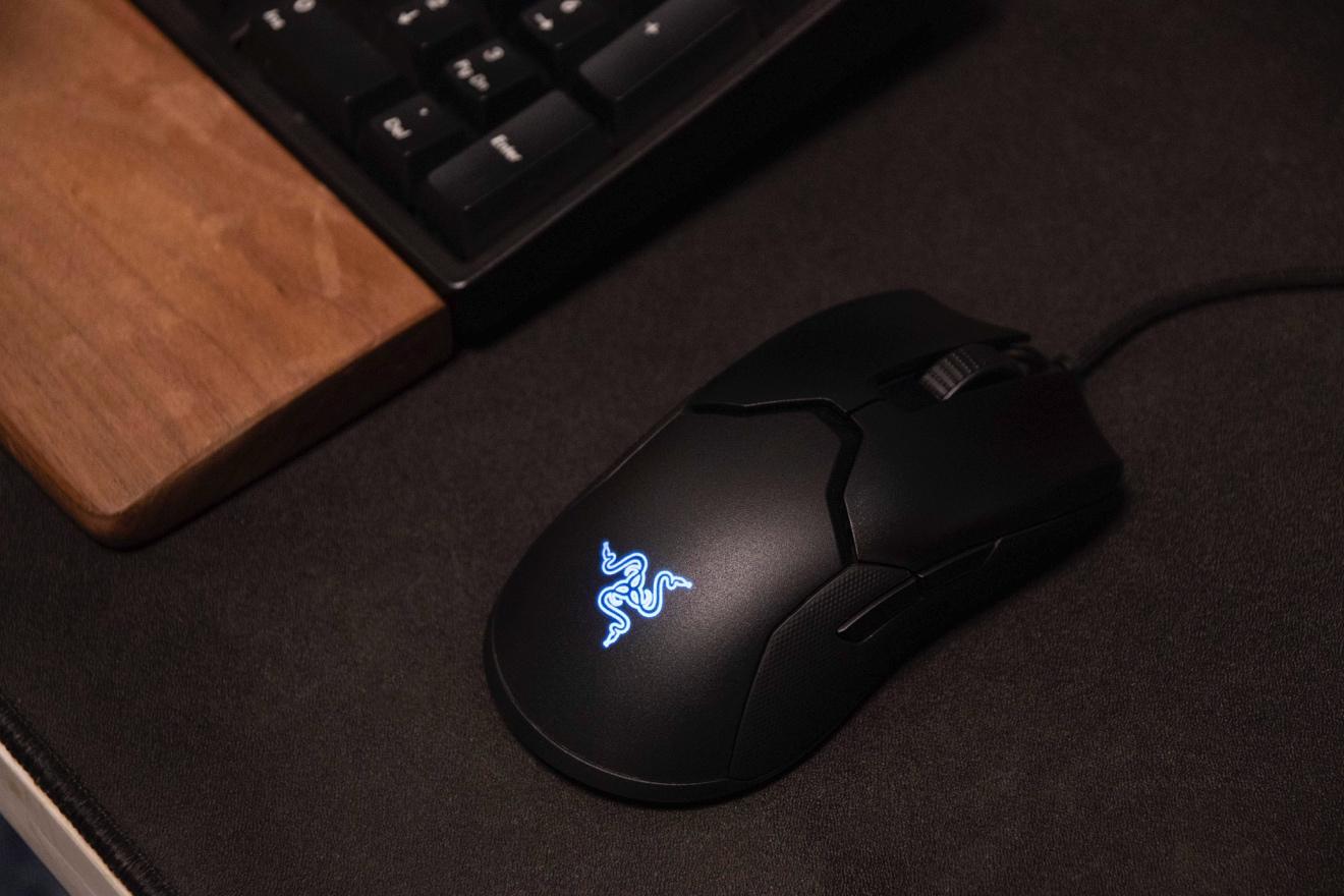 雷蛇viper毒蝰电竞游戏鼠标深度体验除了轻还有更多杀手锏