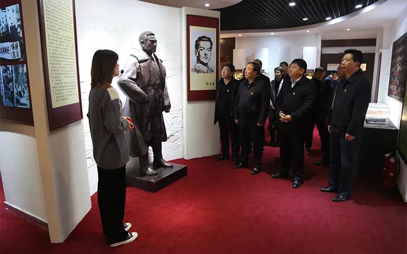 参观烈士纪念馆68重温红色革命情校党委中心组参观徐永清烈士纪念馆