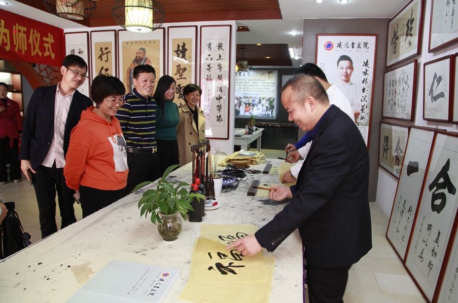 来到赣州云鹏汽车贸易有限公司,江西欣辉体育工程有限公司,凌鸿书画院