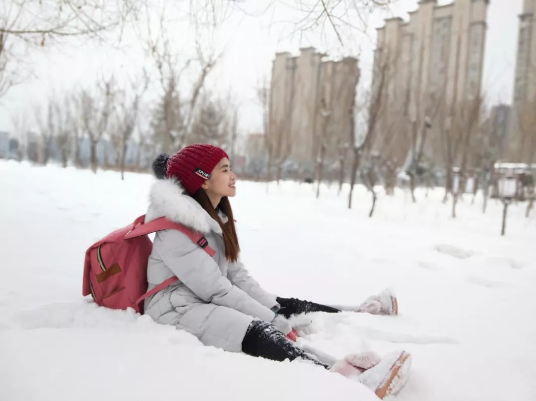 在雪地里你这样拍照也许会更美