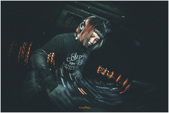 leakyptechno不会跳舞的化妆师不是好dj.