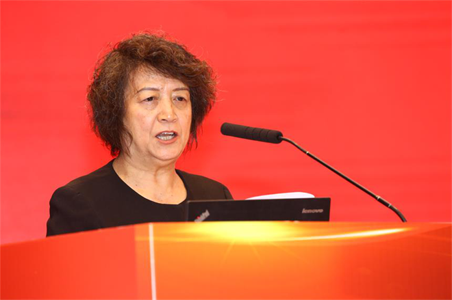 中国信息协会会长何翠芹出席大会并致开幕词.