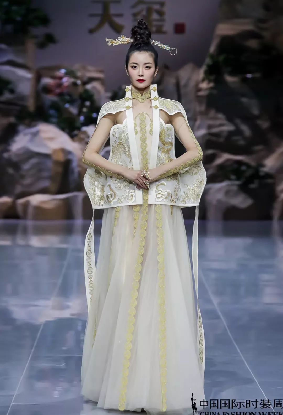 文末有福利ss2020中国国际时装周时尚致爱深度报道一