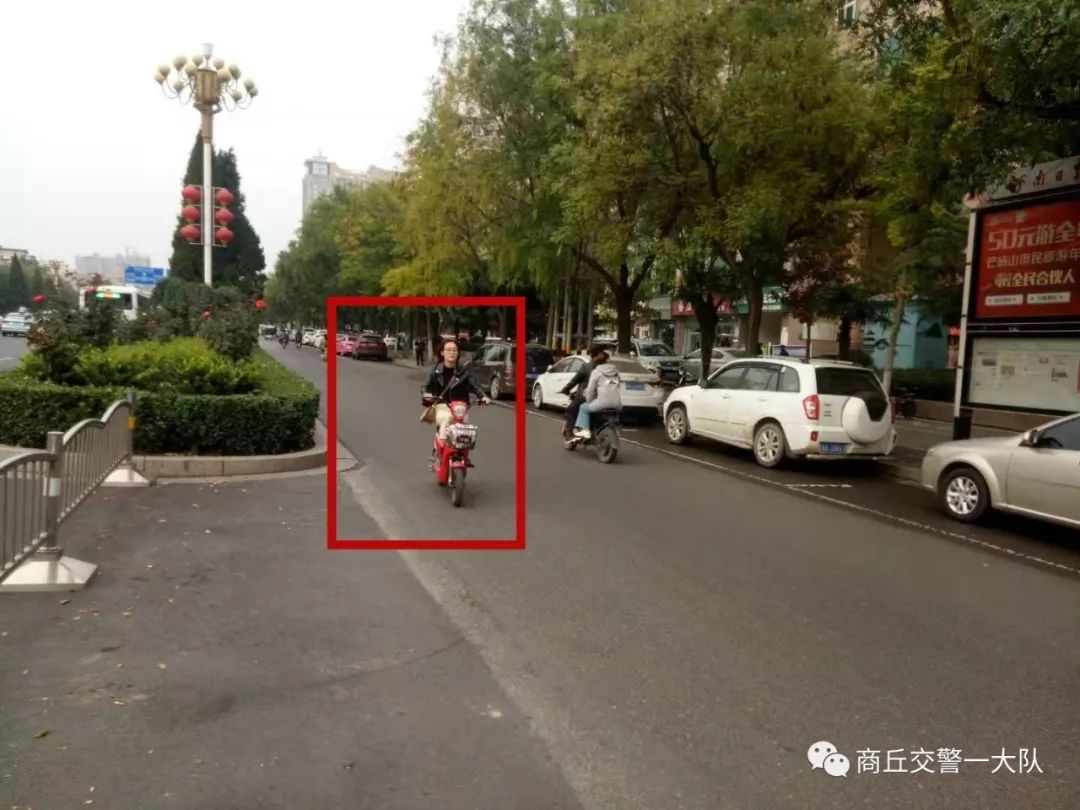 无论是机动车,非机动车,还是行人,为了你的自身安全,请遵守信号灯