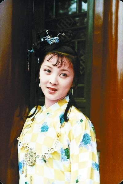 演过《红楼梦》却隐瞒女儿10多年,嫁初恋很幸福_胡泽红