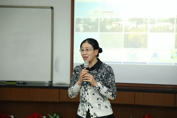 全日制班班主任孙莹教授大会最后,全日制班班主任孙莹老师对本次大会