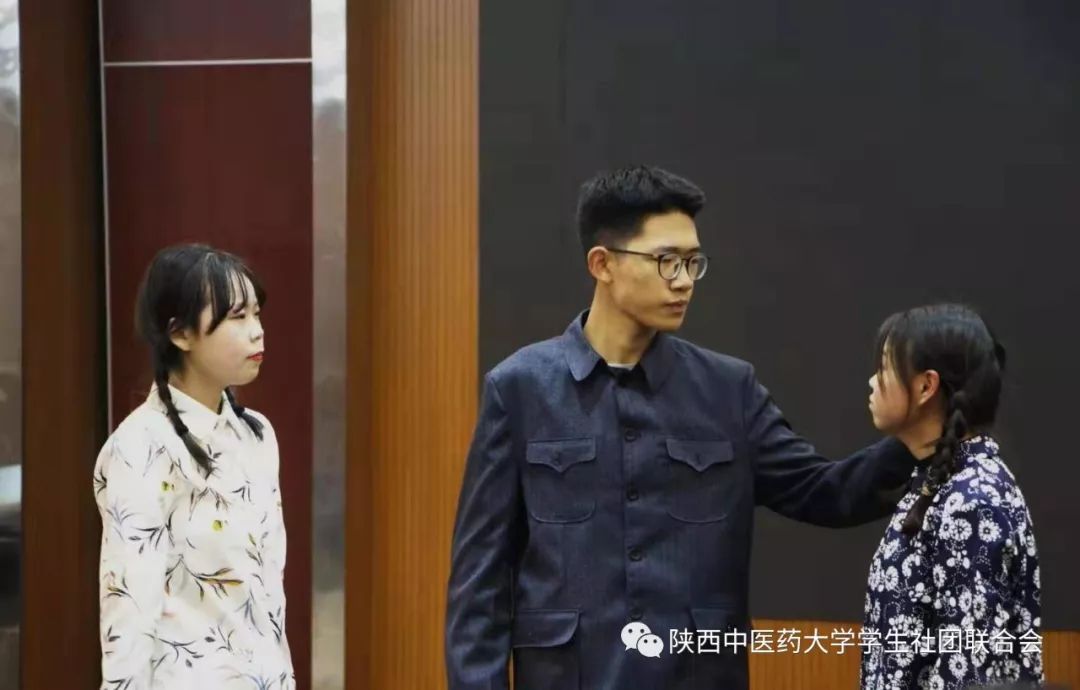 活动预告大型原创话剧纪念邵小利烈士向着太阳奔跑邵小利主题话剧专场