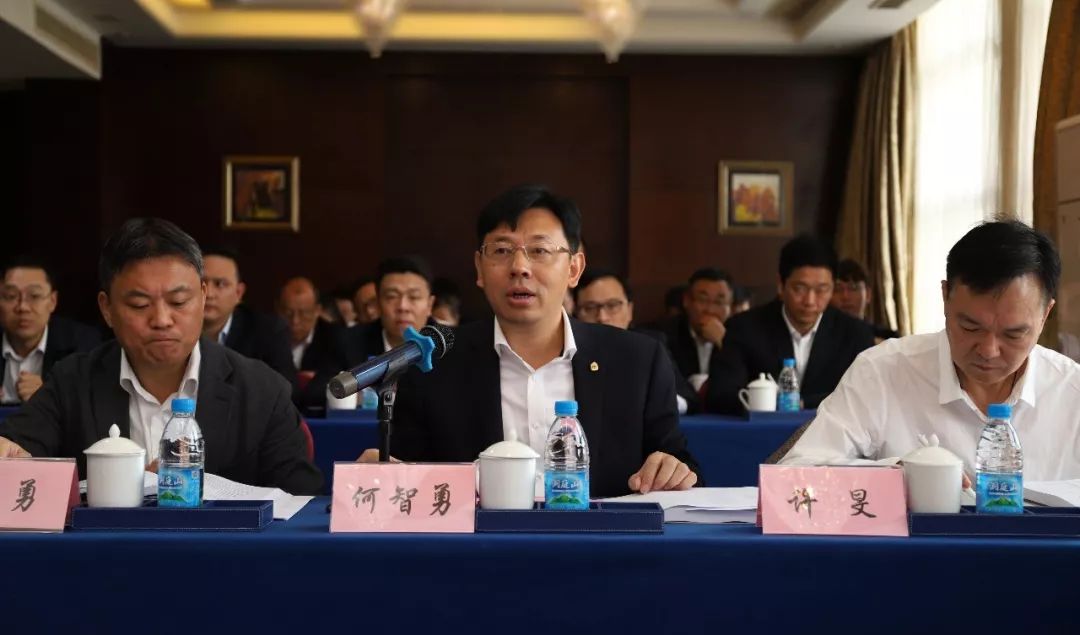 会议上,交发集团董事长何智勇指出,公共交通信息化建设是交发信息化