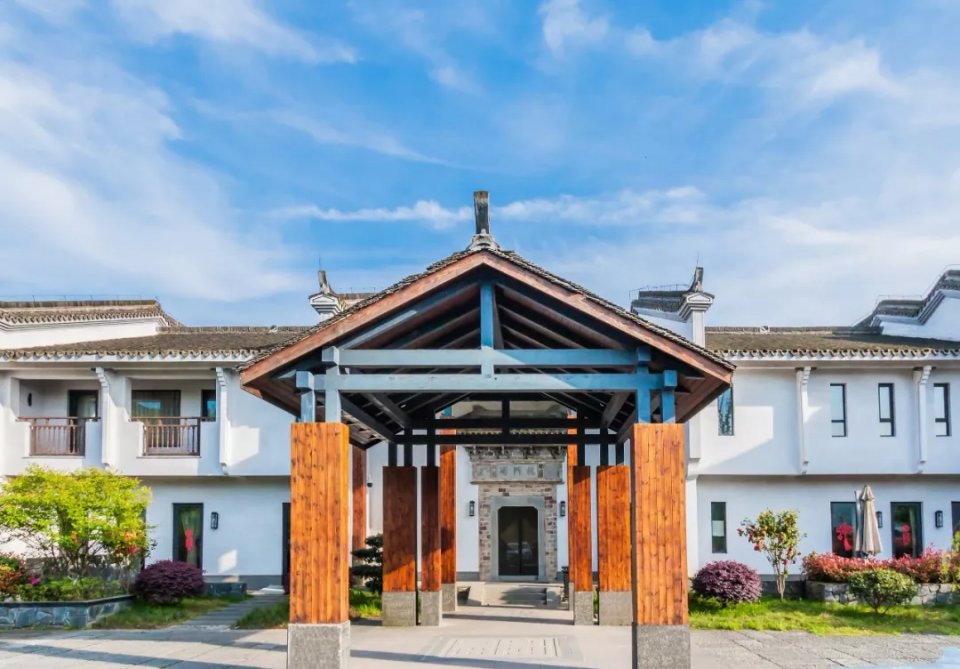 2019富阳永安山飞翔嘉年华如约而至龙门古镇雷迪森庄园篝火