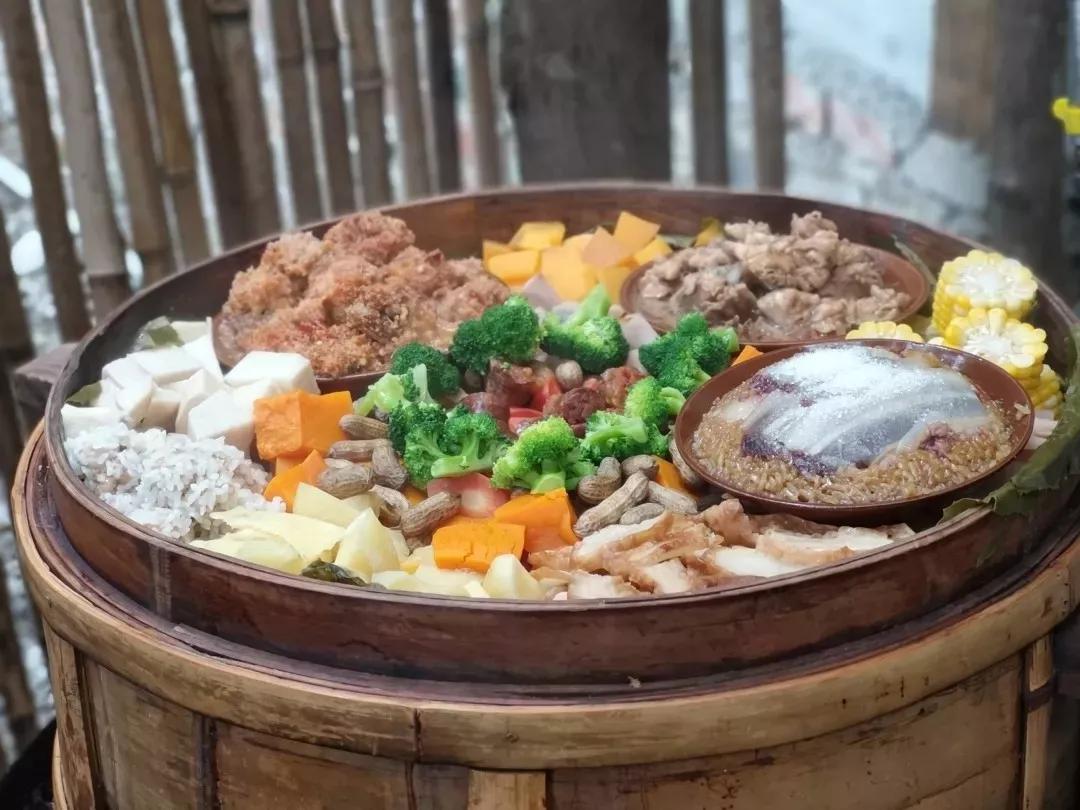 蒸笼宴,598元/笼(8-10人)