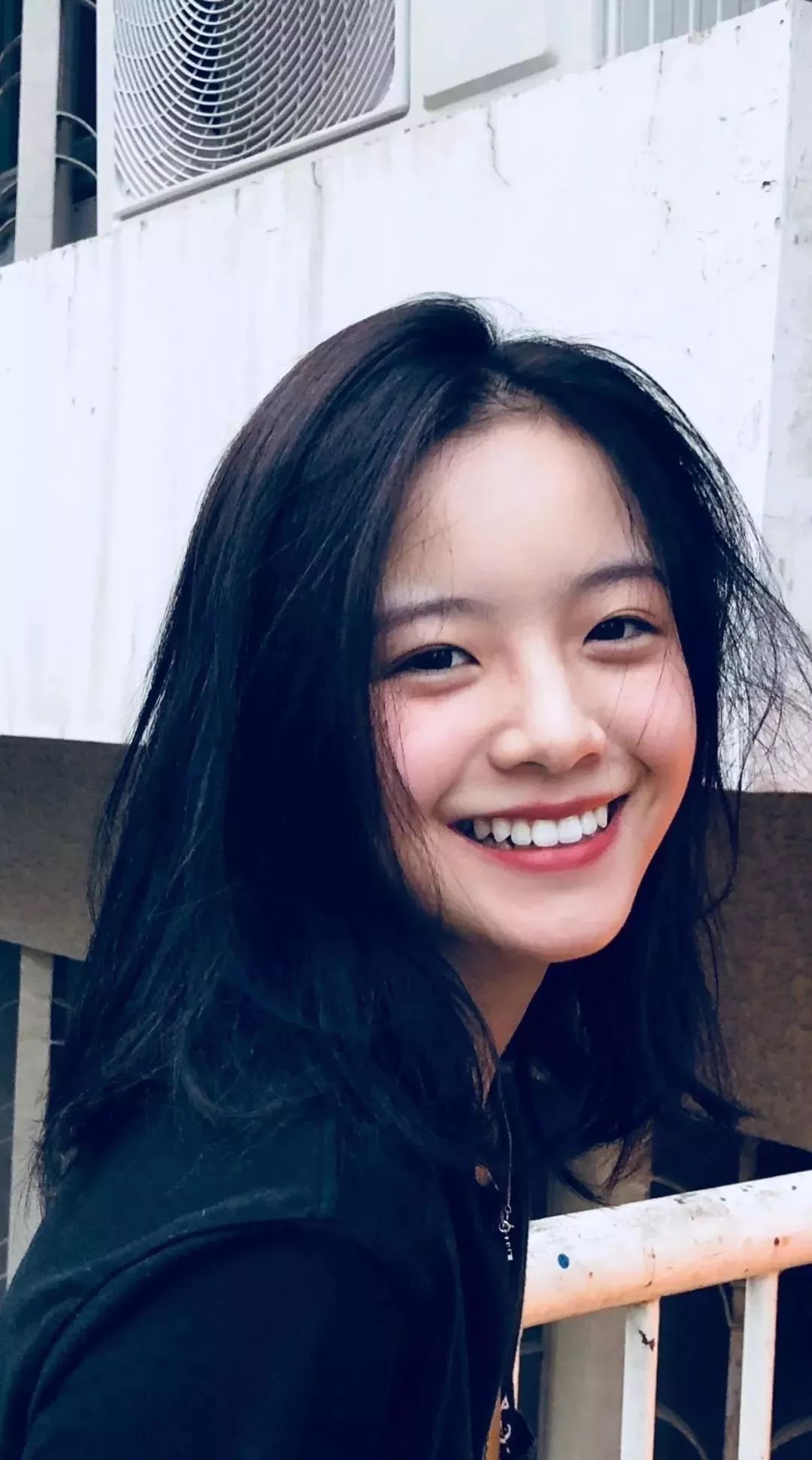 整这什么玩意儿,还不如来点儿小鱼干帅 哥妹 子微 笑晨 风当你相信