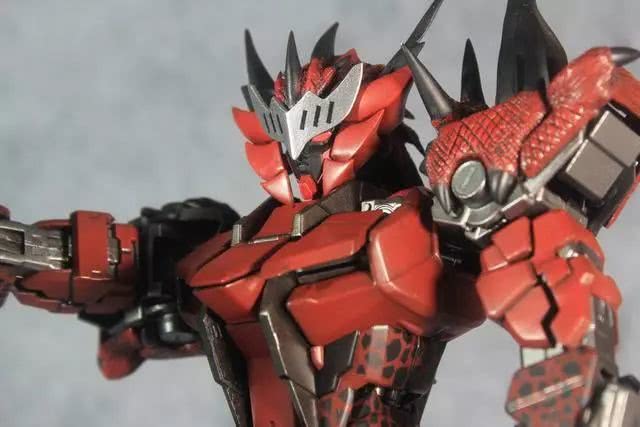 pg强袭超进化怪物猎人大剑雄火龙装