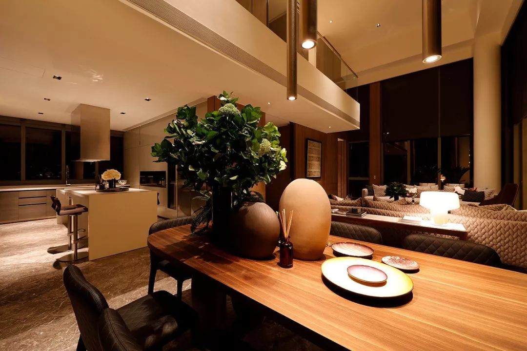 五色光名师探迹明星私宅设计师郑聒升把艺术家的想法带入设计