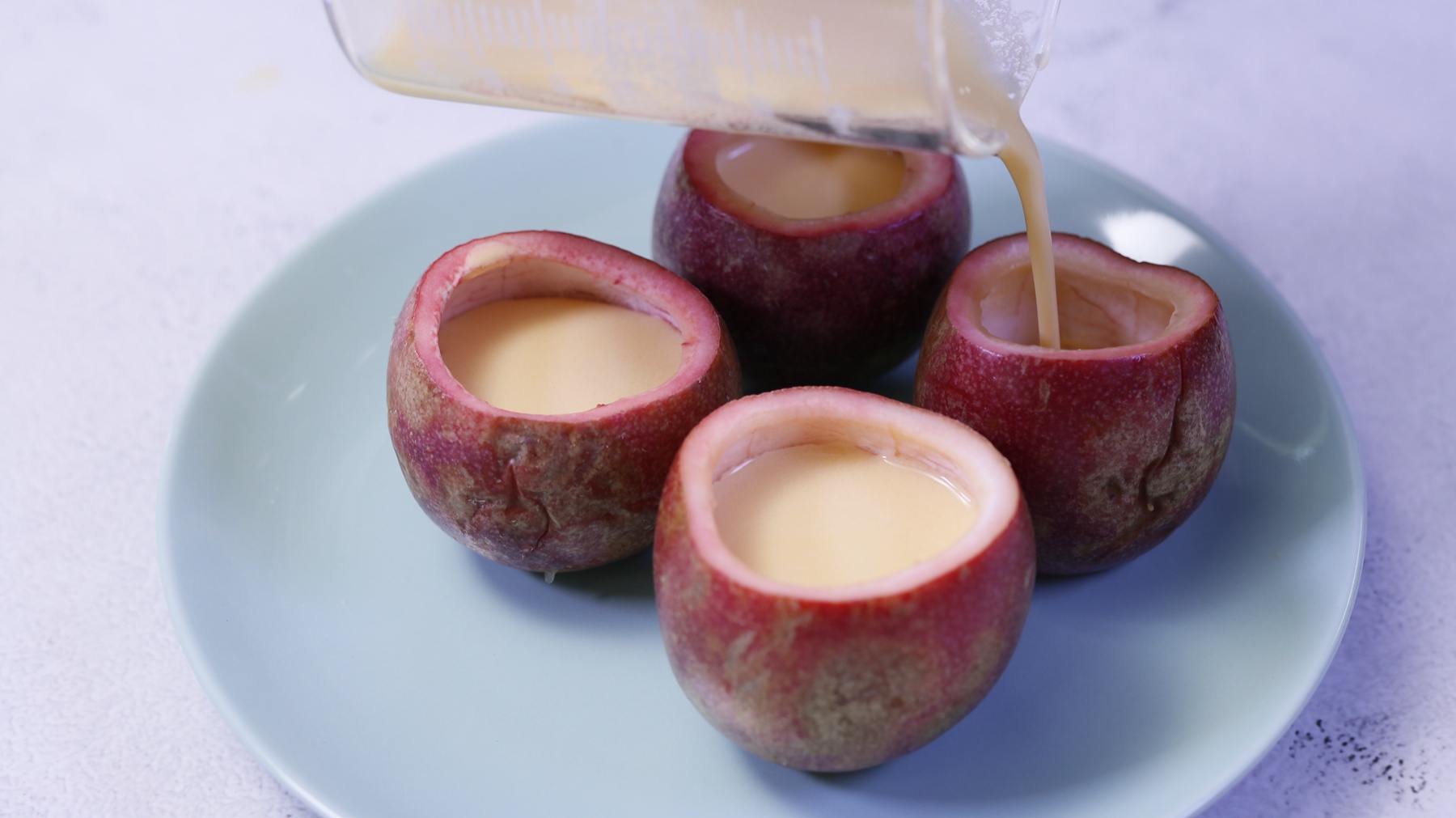 原创小清新免烤甜品无需烤箱小白也能做嫩滑细腻的百香果奶冻