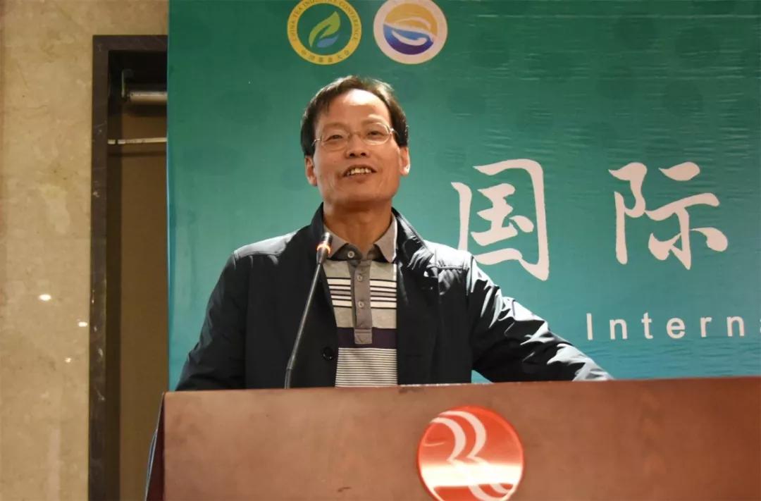 咸宁市人民政府副市长谭海华致辞,她介绍,赤壁市产茶历史悠久,茶文化