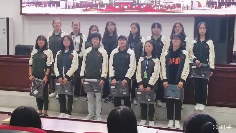 女孩需要自立,用乐观坚强面对生活中的挫折,女孩需要保护,兴国中学