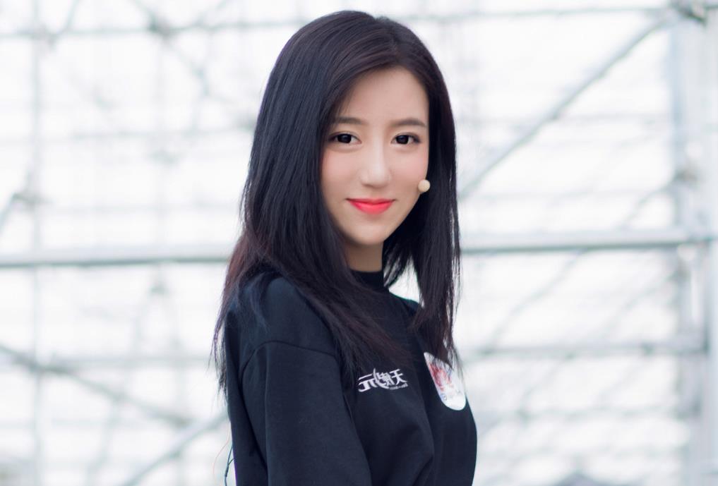 呆妹儿素颜照意外曝光被粉丝疯狂嘲笑心态爆炸后粉丝纷纷道歉