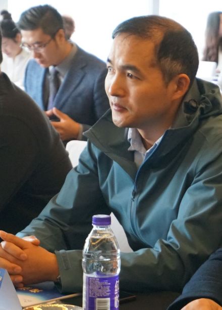 感谢邸飞教授,李百周教授,刘凤强教授,孙崇然教授,柳夫义教授,胡凡