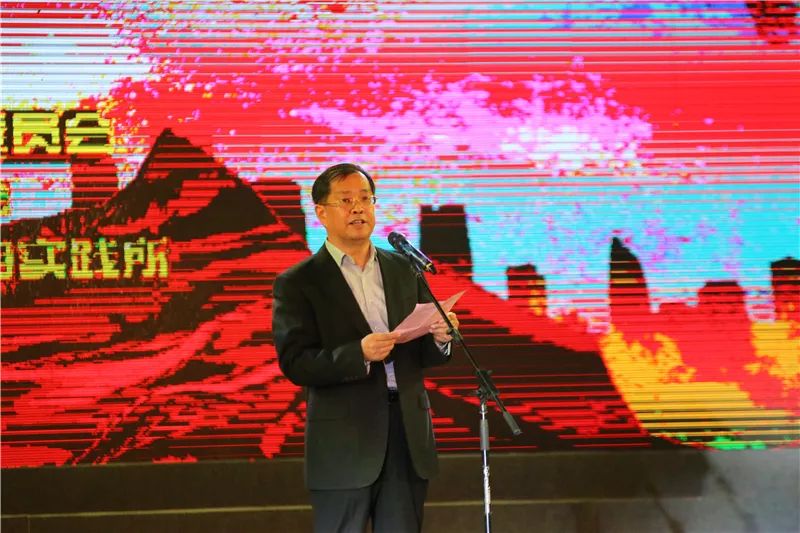 昨晚这个重点项目工地上嗨爆了老少齐捧场小手拍摇到手酸