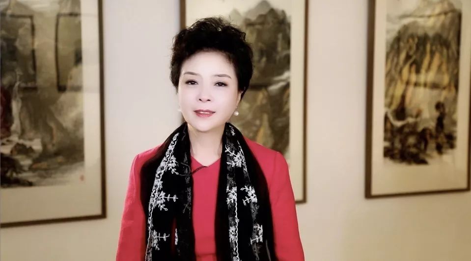 35,在新中国成立七十周年之际,本期《第1收藏》让我们跟随主持人丛薇