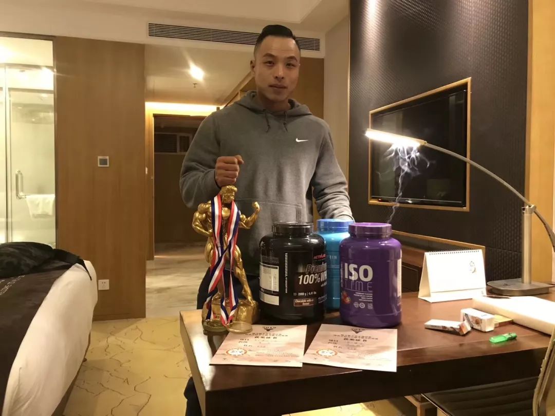 hgc王宁健身代表队在2019倒三角杯健身健美华东邀请赛中大获全胜完美