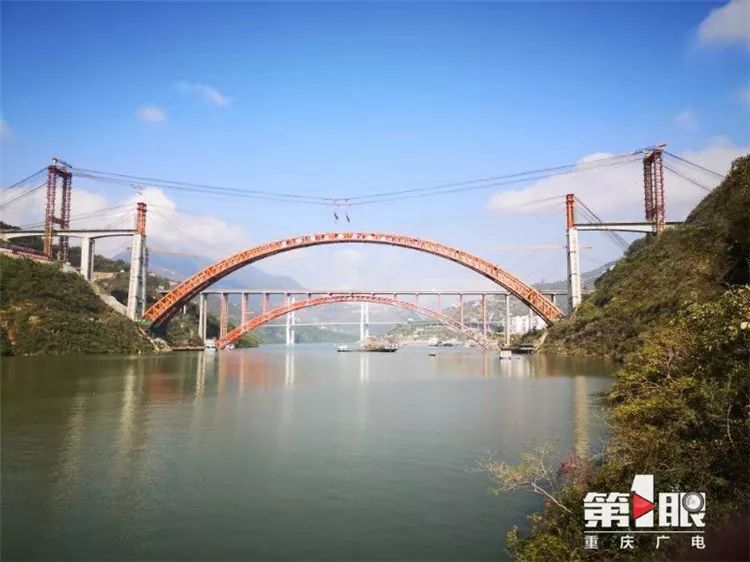 郑万高铁奉节段桥返工图片
