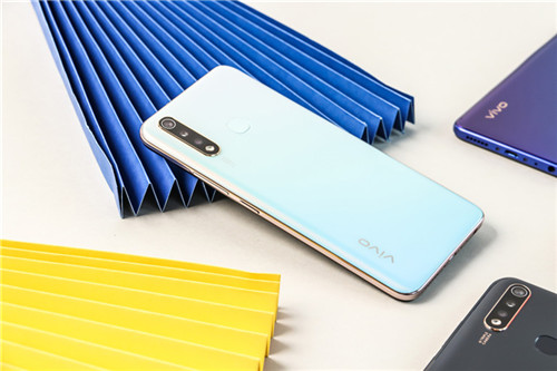 光影下的凝光渐变,千元优品vivo u3兼有高颜值和丰富拍照玩法