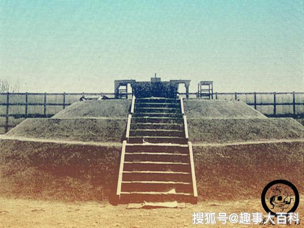 溥仪登基真实场景:身穿龙袍祭天,大臣们排队等候-搜狐大视野-搜狐新闻