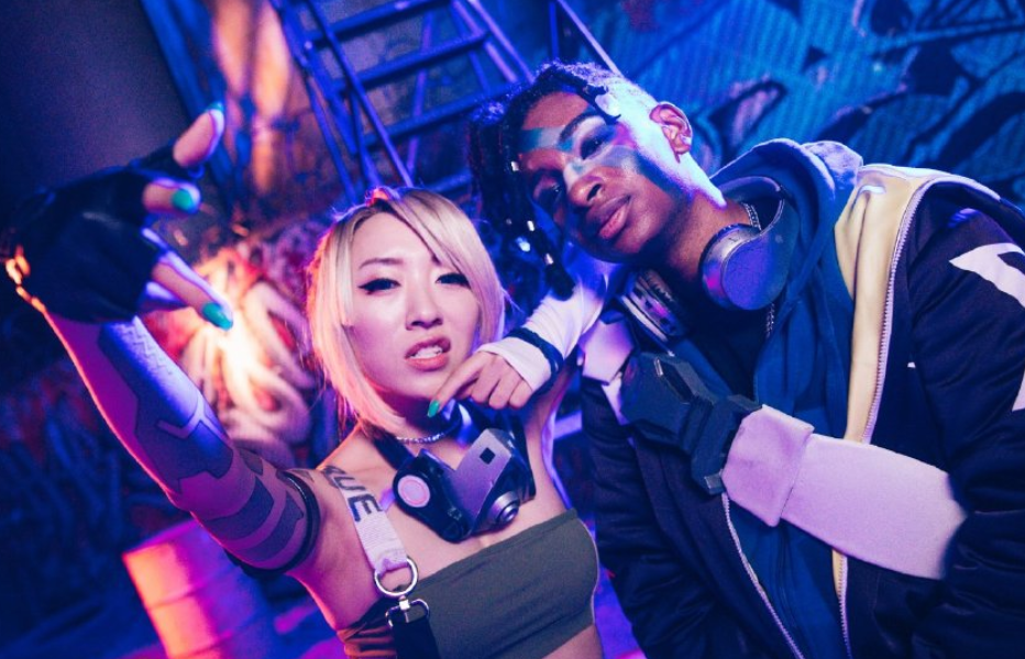 lol官方晒真实伤害团队cos,阿卡丽颜值担当,亚索选错人了?