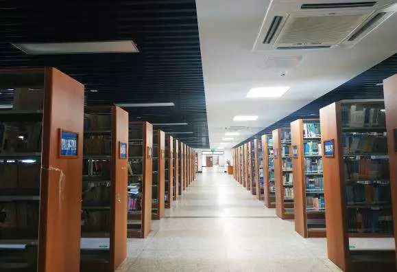 安徽三联学院图书馆图片