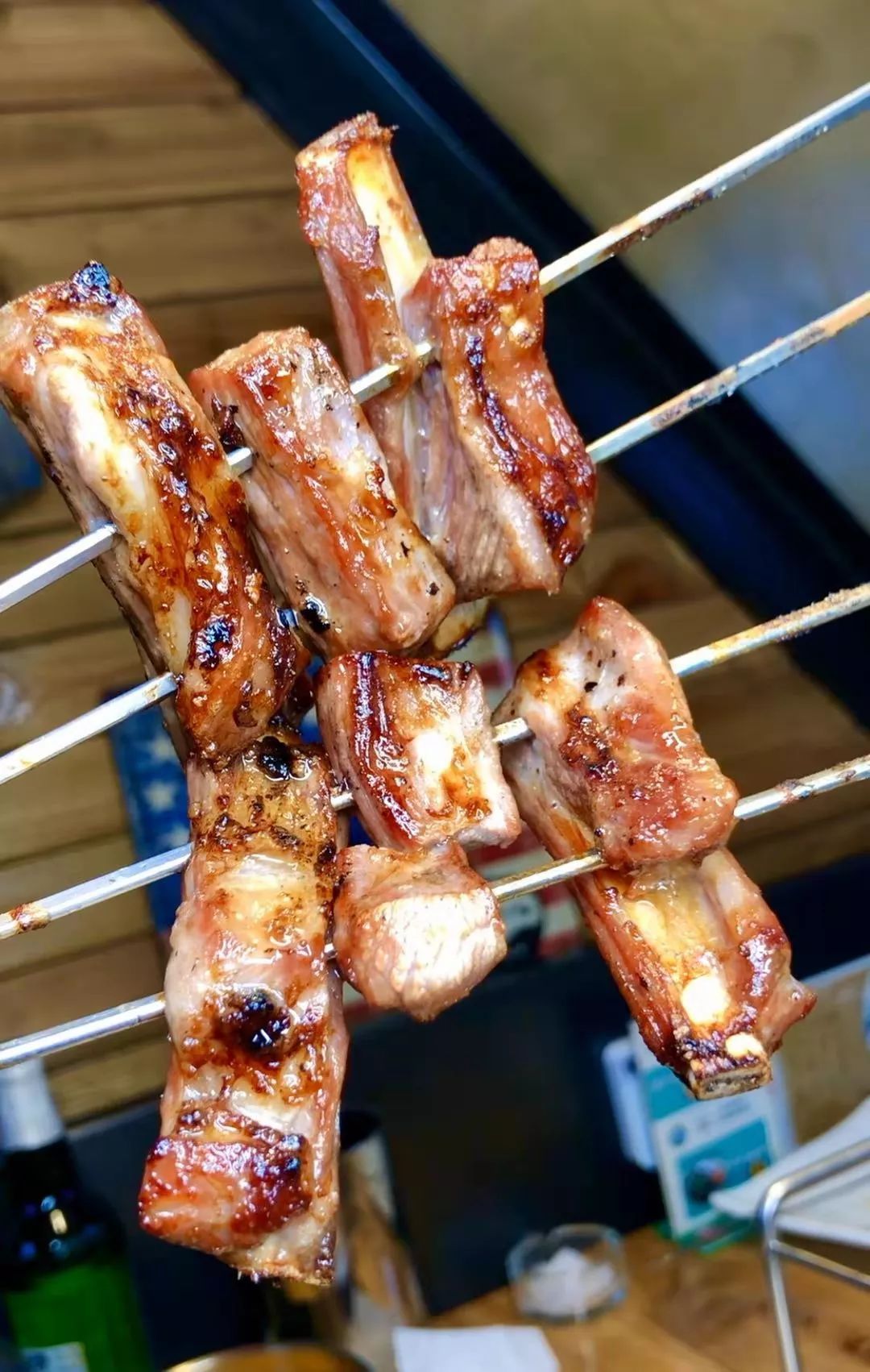 珲春串是腌制的,鲜香入味,一口下去可以充分的享受汁水在口中爆发的