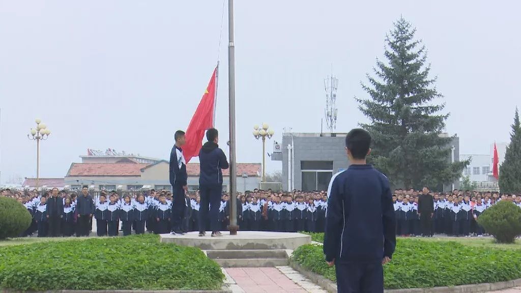 华亭三中:民族团结一家亲  师生携手共奋进