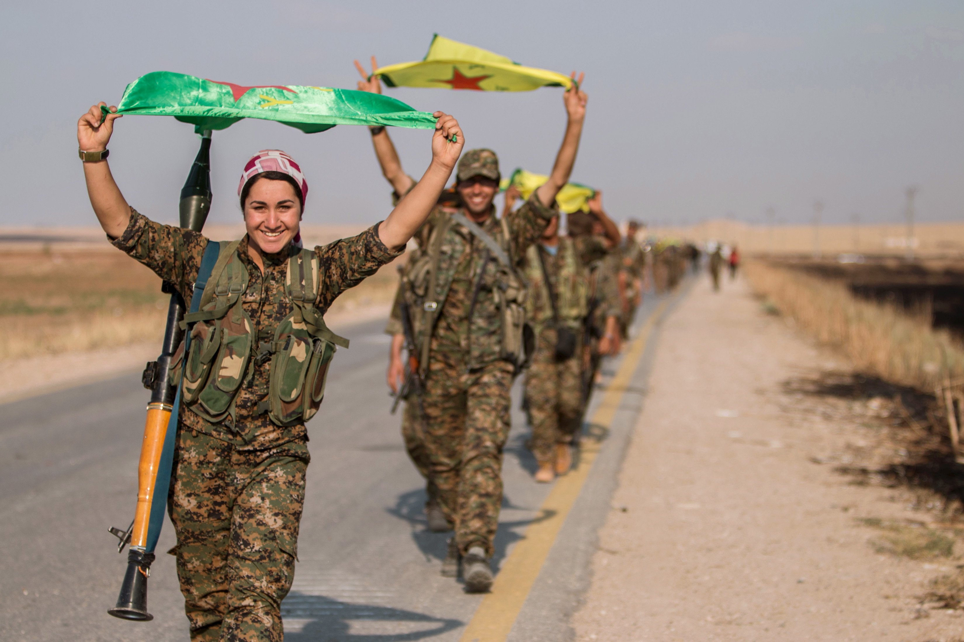 库尔德女兵参战让极端分子十分胆寒,对他们构成心理上的威胁,因为受