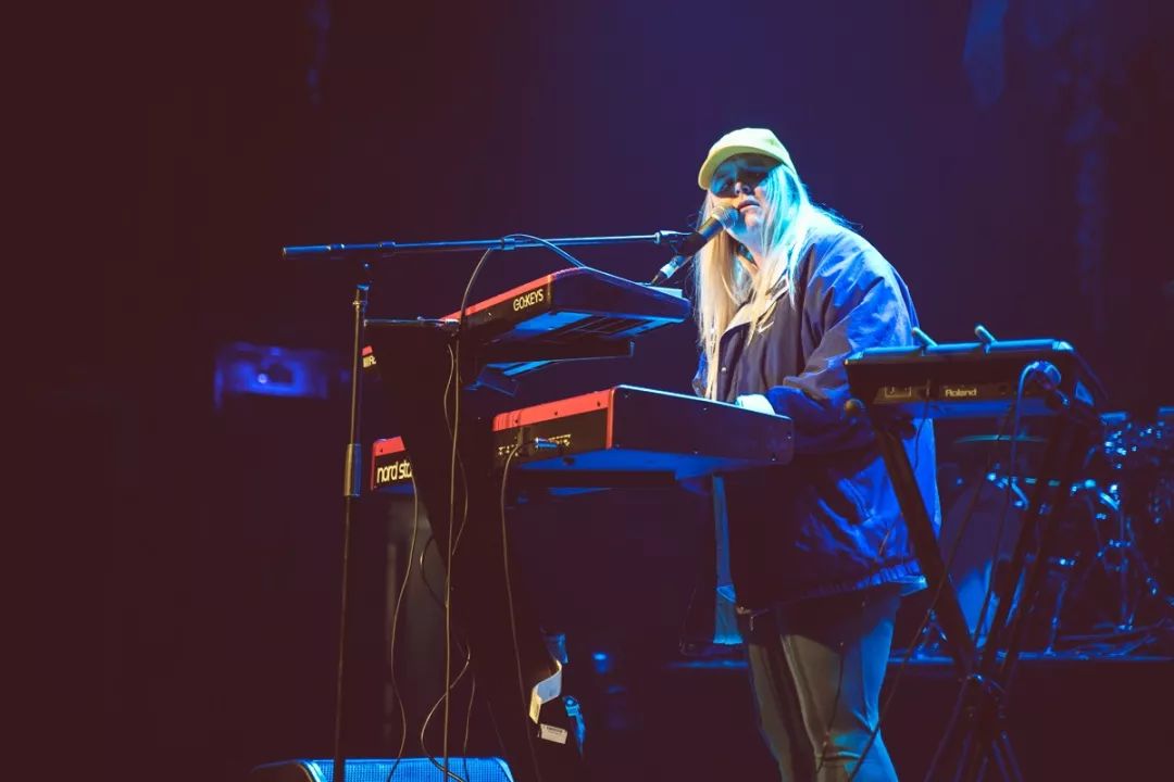 tonesandi拥有一副被天使掐过的嗓子是种什么体验