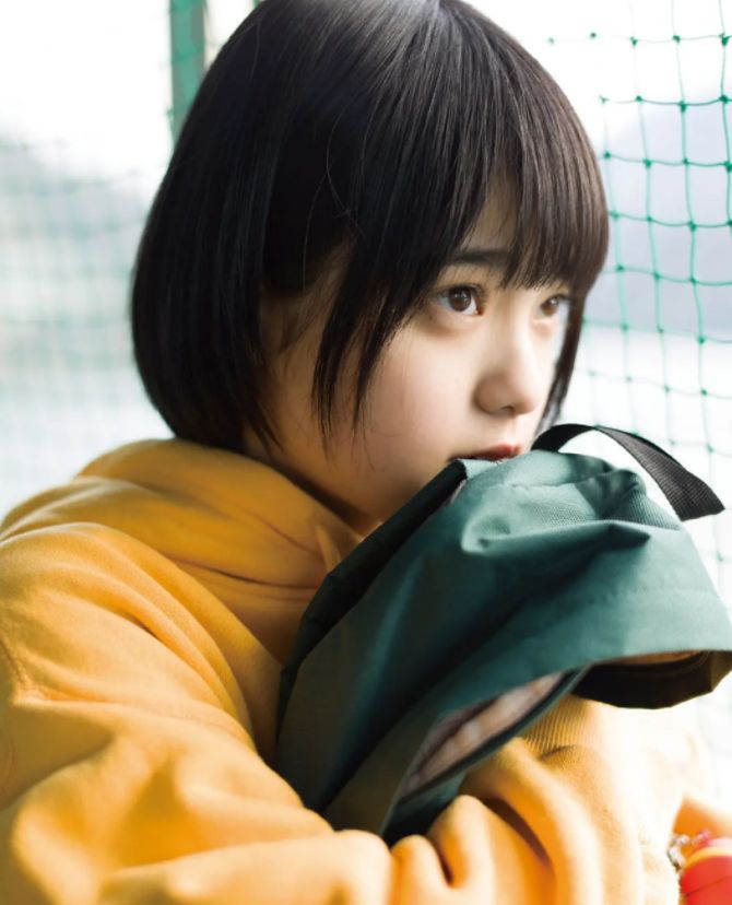 走红不靠卖萌的日本偶像平手友梨奈为什么这么惹人爱