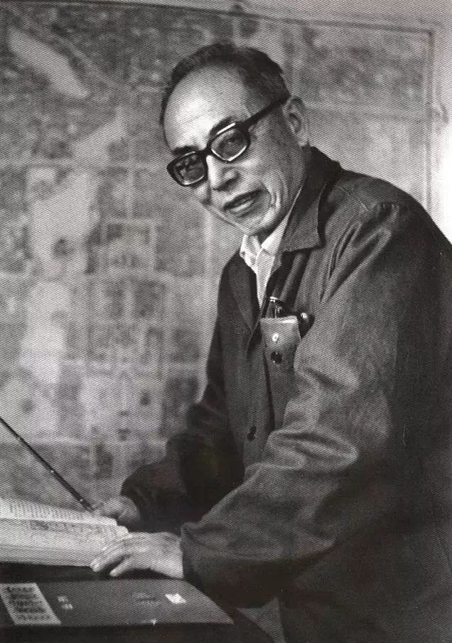1996)▲ 出版家胡愈之(1896-1986)▲ 经济学家陈翰笙(1897-2004)