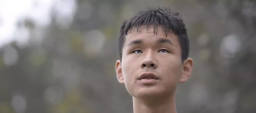 哈佛教授收养中国13岁男孩引发热议,背后故事让人落泪._申杰