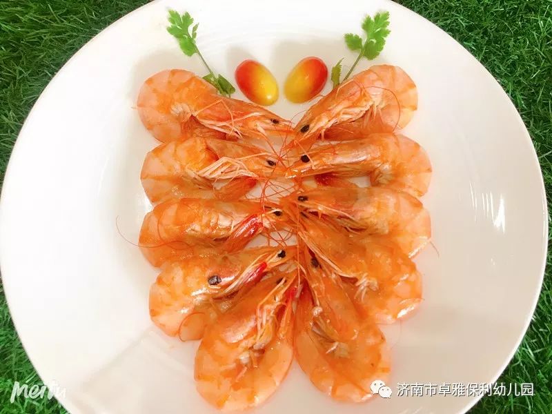 小银芽  酱香鸡蛋 早点:酸奶 蜜桔 午餐:红烧大虾 茄子烧土豆 葱油饼