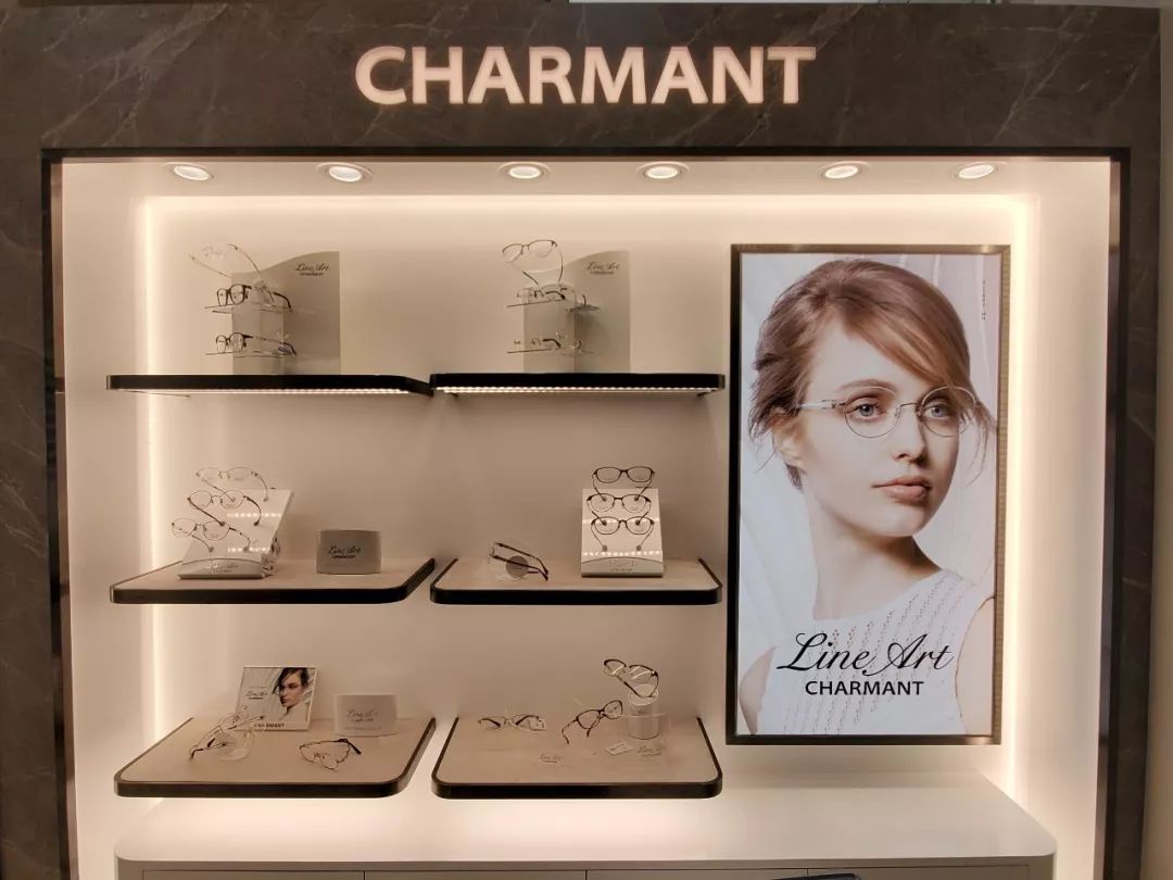 夏蒙眼镜全国第29家pas专区入驻北京华德眼科医院店