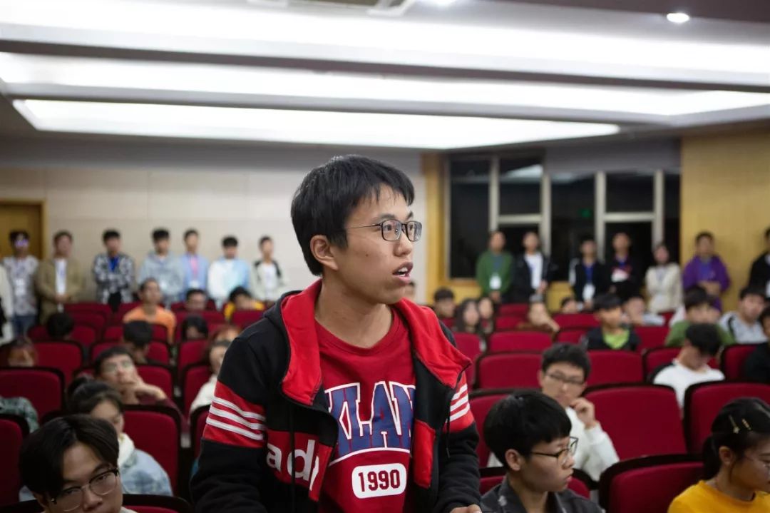 新学期会长例会 圆满结束!