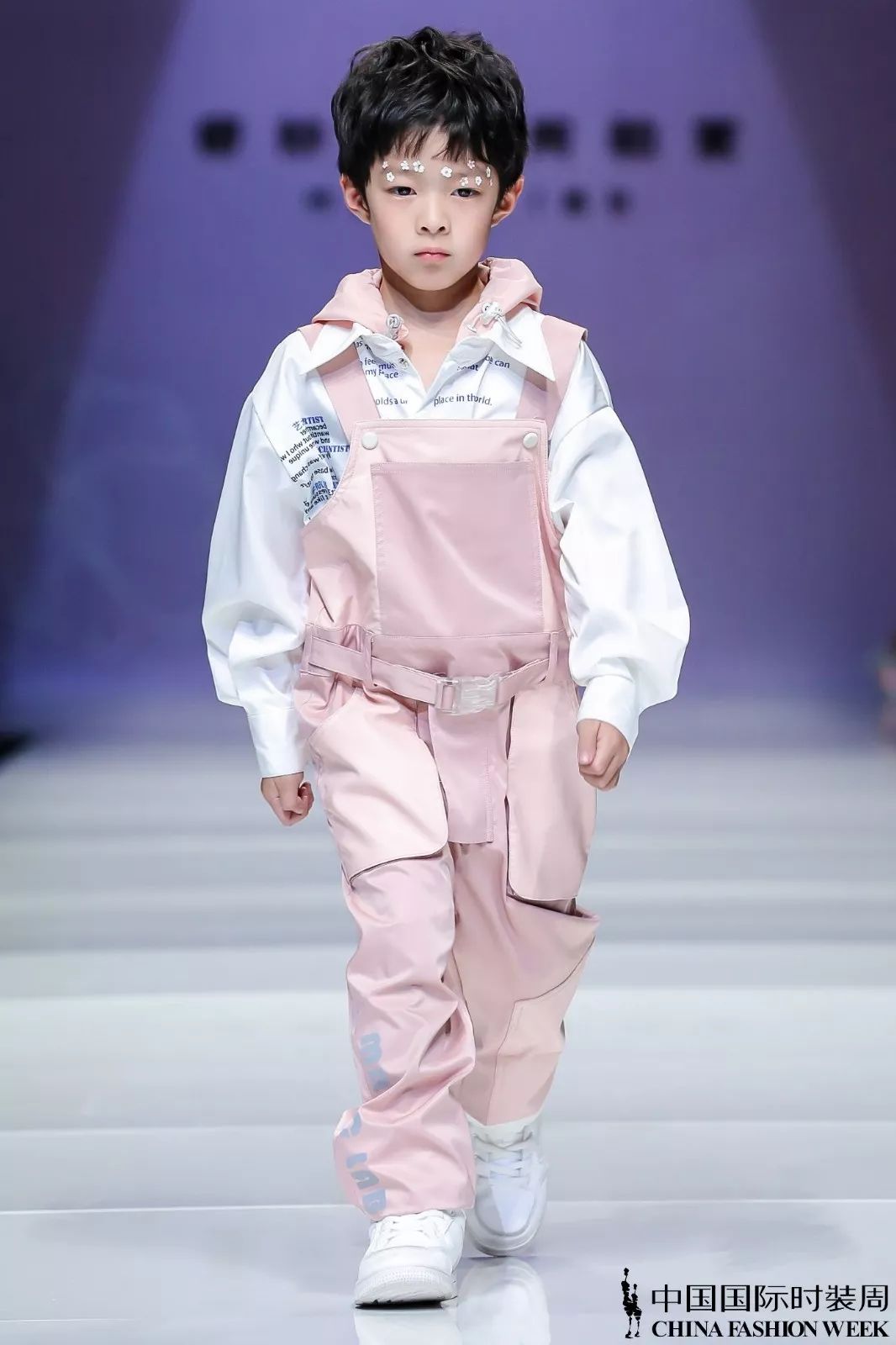 香港国际星"mini model素质艺教学院"的优秀小童模董魏逸涵,李梓廷,王