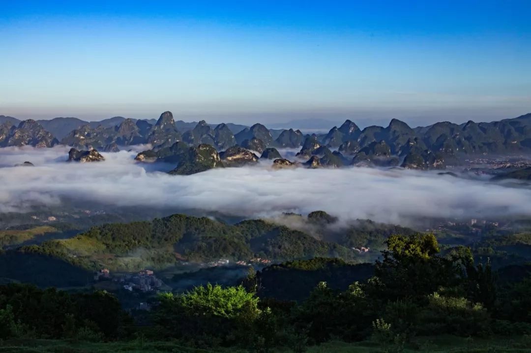 怀集桥头镇石山云绕,好美!