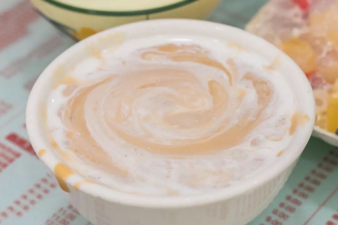 这家17年的老广糖水铺差点逼疯附近的一点点