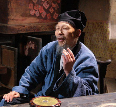 有种"遗传"叫李明女儿,本以为会很丑,看到近照:是心动的感觉