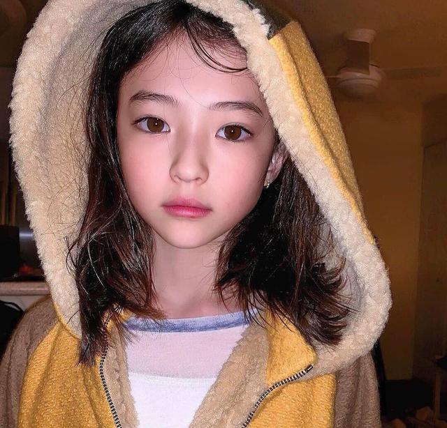 yg小公主ella11岁的猫系小仙女冷艳气质高级感满满好美