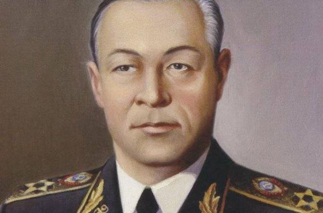 图为原苏联海军元帅库兹涅佐夫
