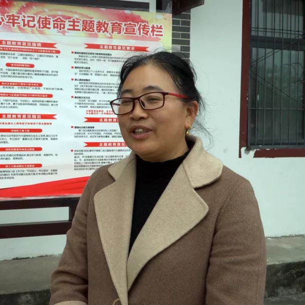 天全县举行2019年农家书屋出版物补充更新集中发放仪式_始阳镇