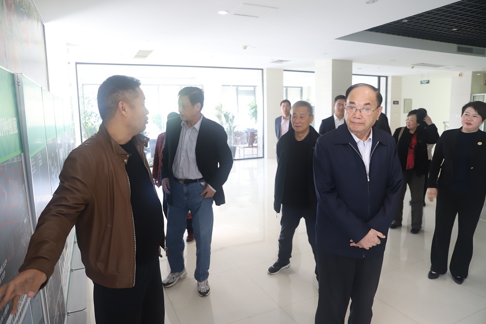 河南省现代农业研究会常务副会长兼秘书长张同立一行莅