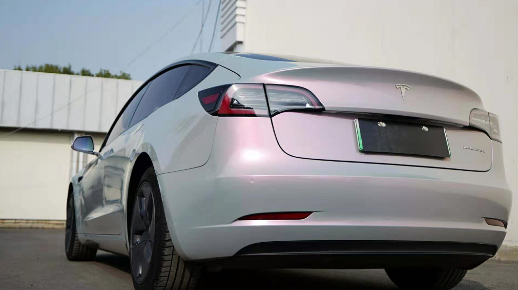 将极简主义坚持到底 特斯拉Model 3改色灰魅紫_搜狐汽车_搜狐网